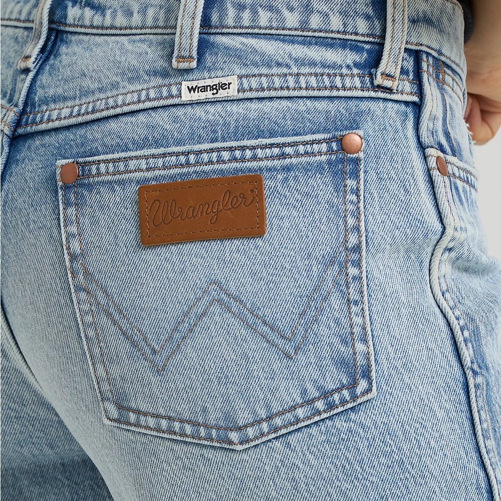 Wrangler Women's High Rise Jeans - Light Blue